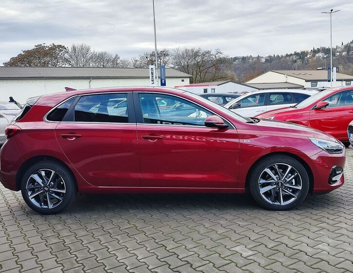 Hyundai i30 4