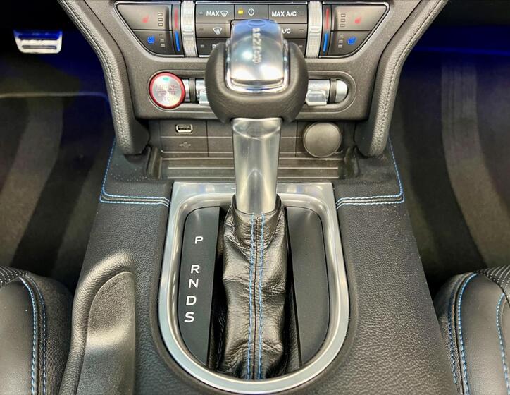 Ford Mustang 21