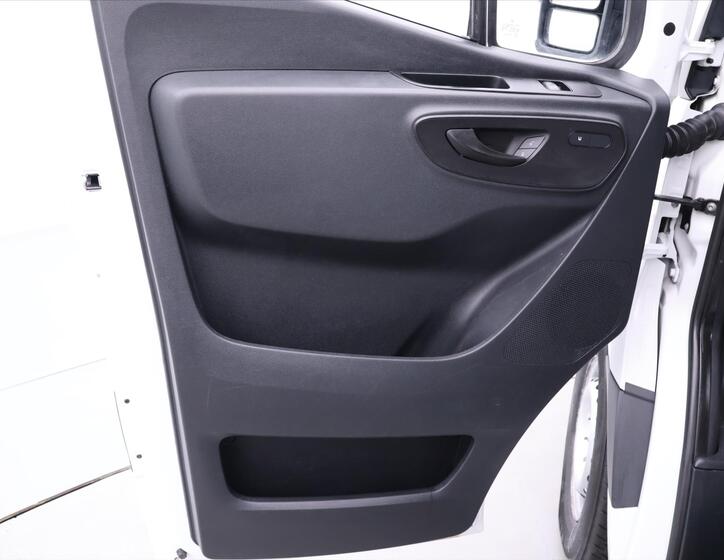 Mercedes-Benz Sprinter 9