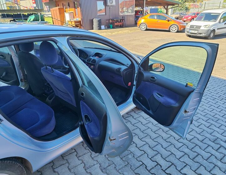 Peugeot 206 8