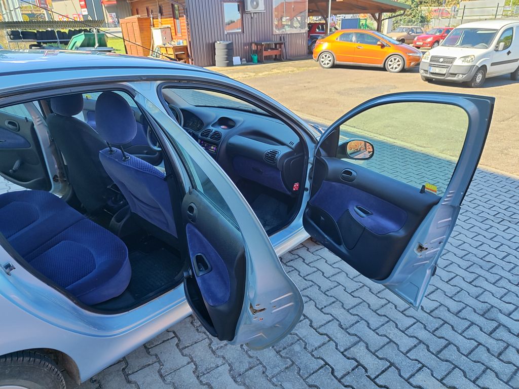 Peugeot 206