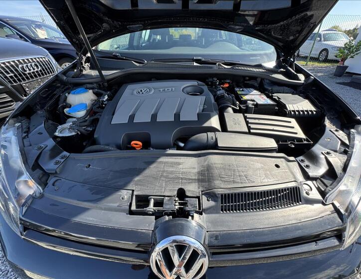 Volkswagen Golf 23
