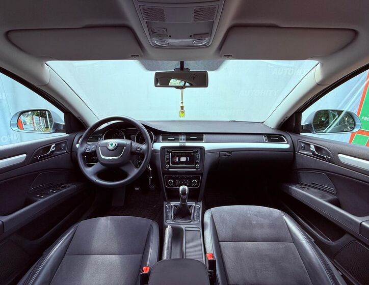 Škoda Superb 16