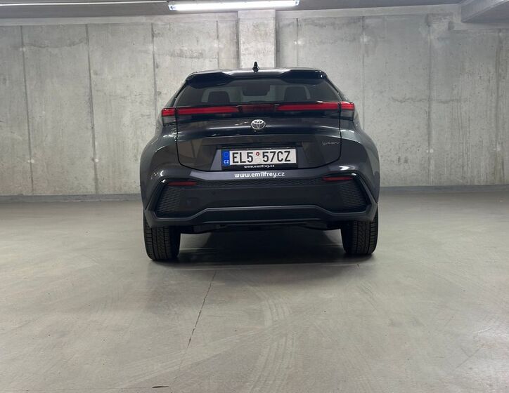 Toyota C-HR 6