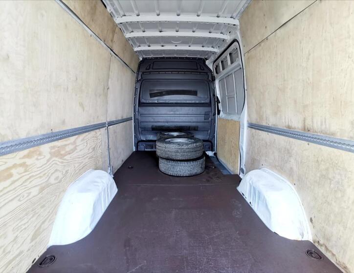 Mercedes-Benz Sprinter 11
