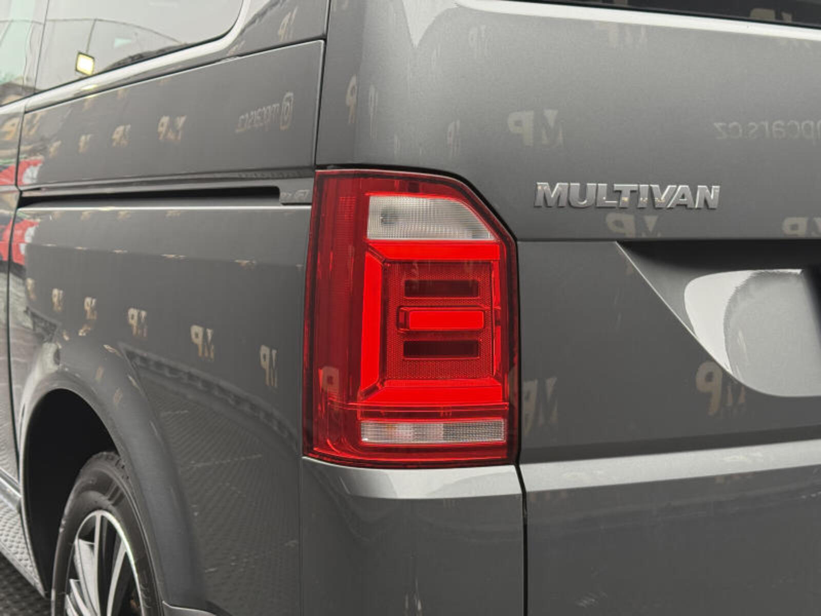 Volkswagen Multivan 37