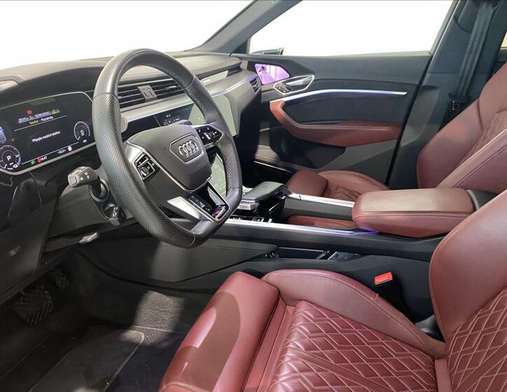 Audi e-tron 5