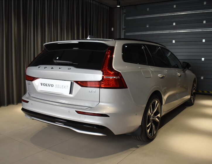 Volvo V60 4