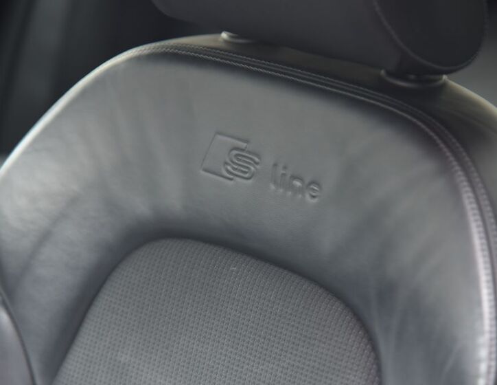 Audi A4 16