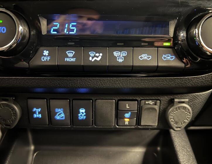 Toyota Hilux 13