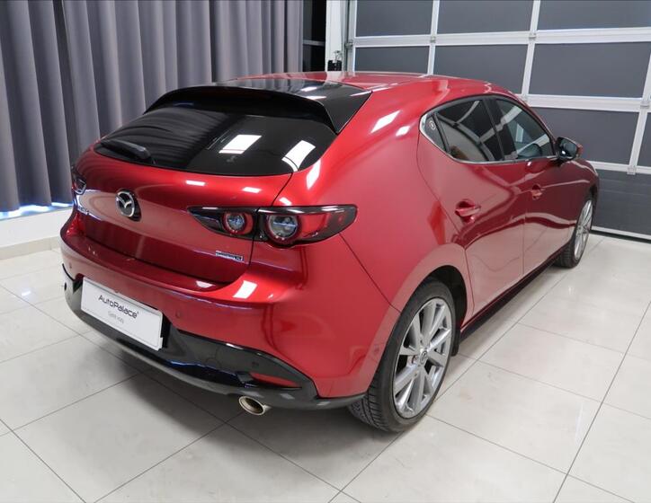 Mazda 3 4