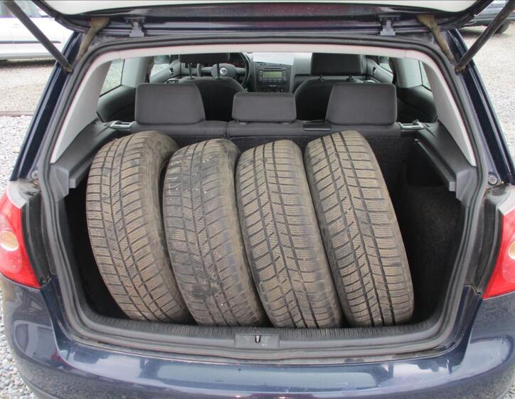 Volkswagen Golf 9