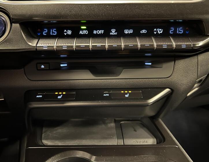 Lexus UX 250h 16