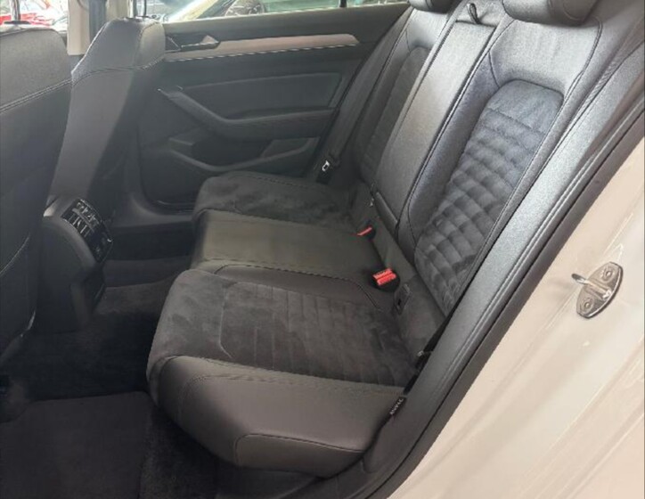 Volkswagen Passat 11