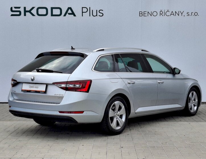 Škoda Superb 2