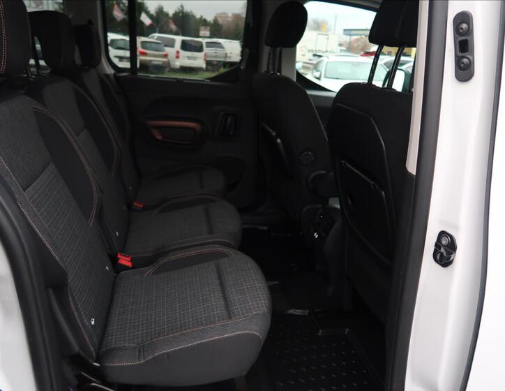 Peugeot Rifter 19