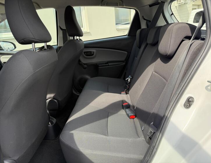 Toyota Yaris 10