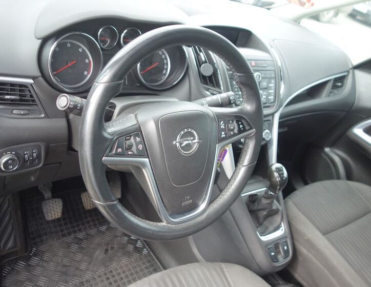 Opel Zafira 20