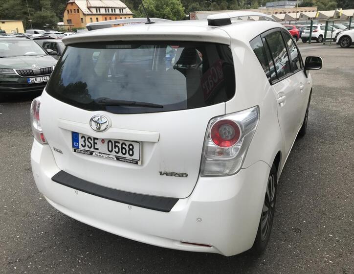 Toyota Verso 5