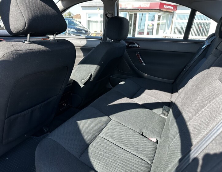 Peugeot 607 16