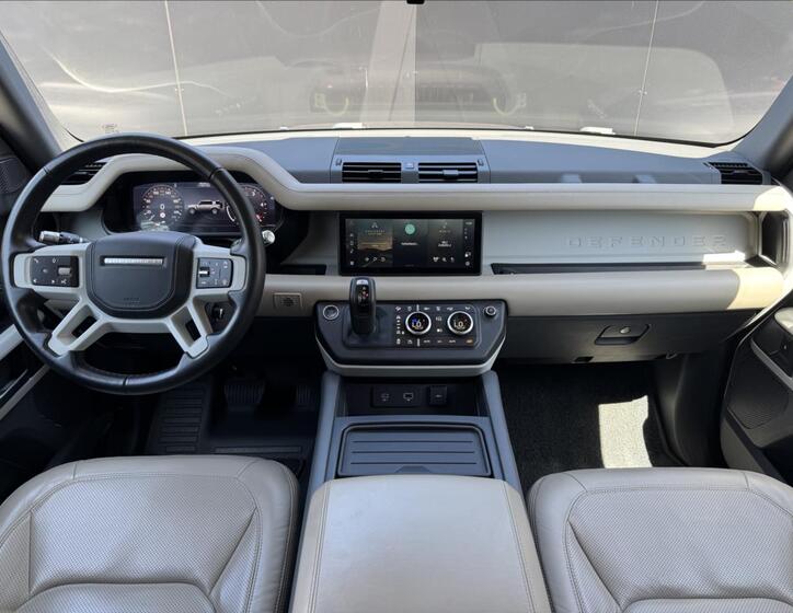 Land Rover Defender 16