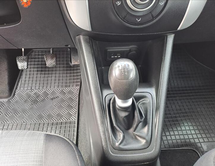 KIA Venga 13