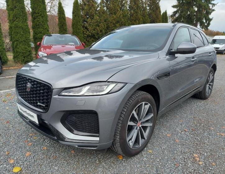 Jaguar F-Pace 1