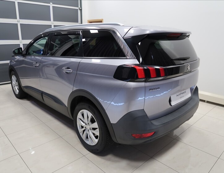 Peugeot 5008 6