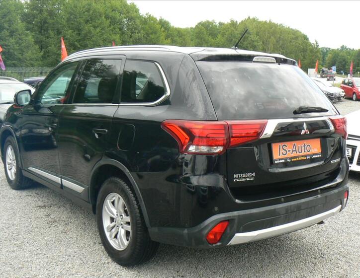 Mitsubishi Outlander 6