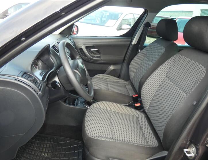 Škoda Roomster 10