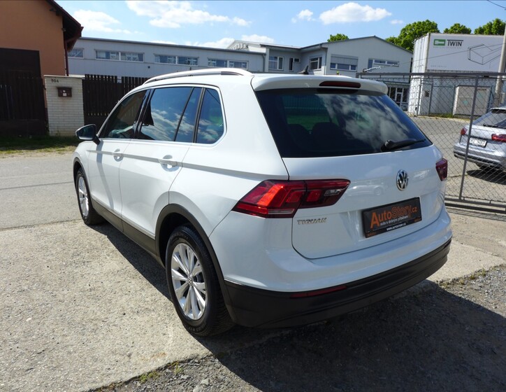 Volkswagen Tiguan 8