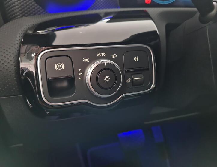 Mercedes-Benz CLA 11