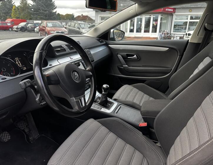Volkswagen Passat CC 11