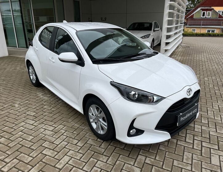 Toyota Yaris 8