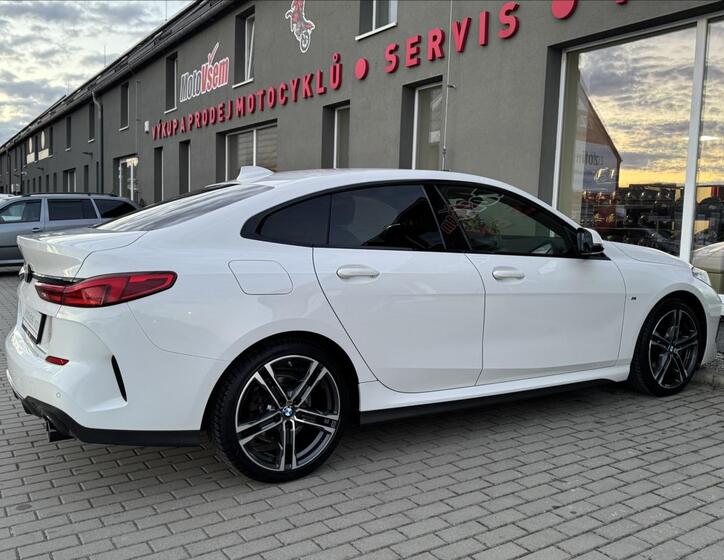 BMW Řada 2 11