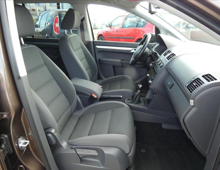 Volkswagen Touran 10