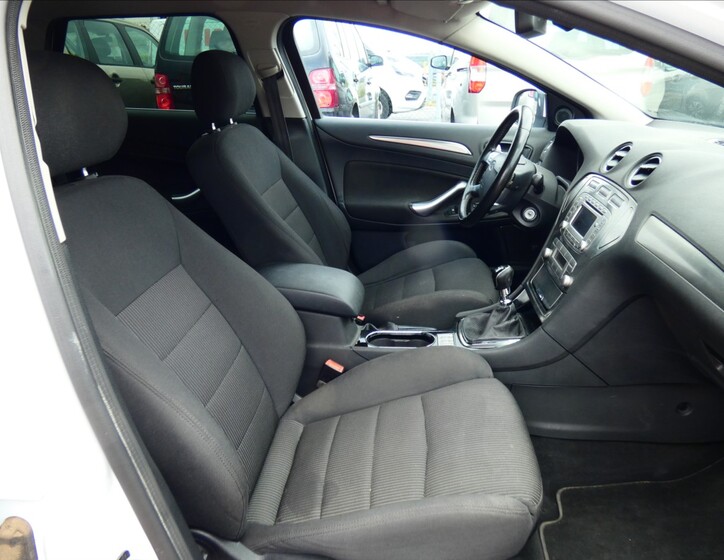 Ford Mondeo 10
