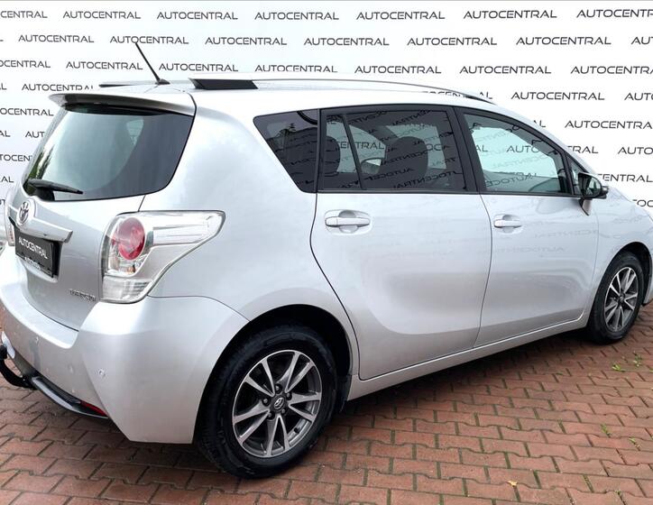 Toyota Verso 4