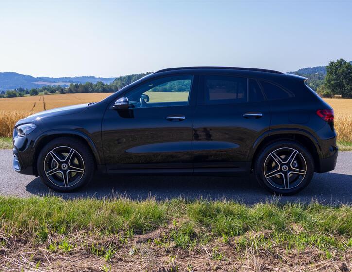 Mercedes-Benz GLA 4