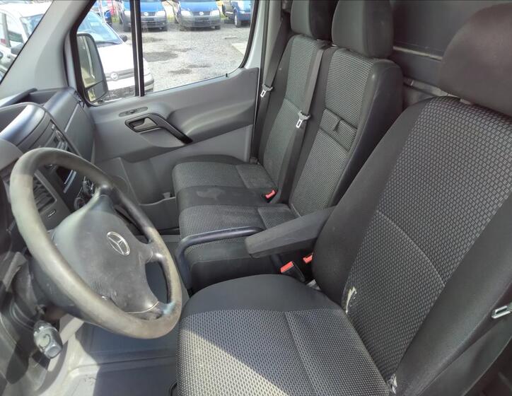 Mercedes-Benz Sprinter 11