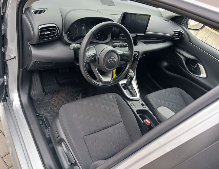 Toyota Yaris 10