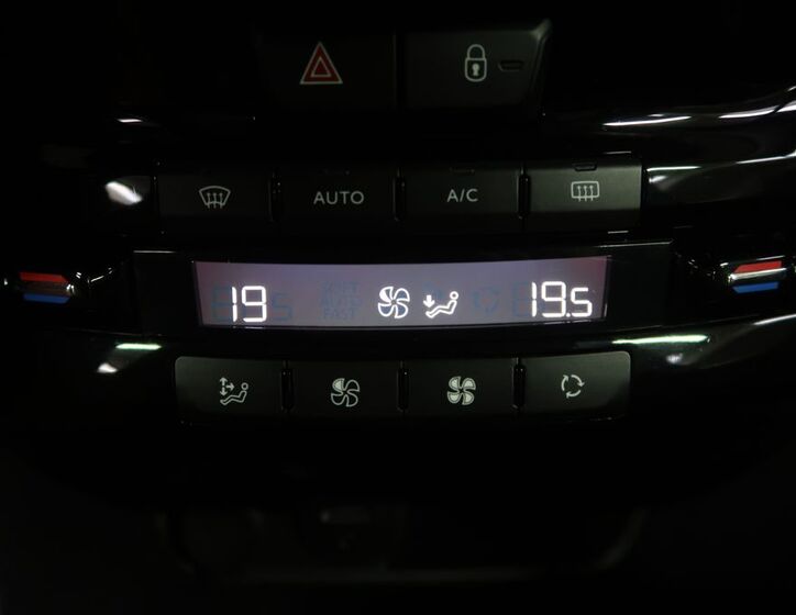Peugeot 2008 23