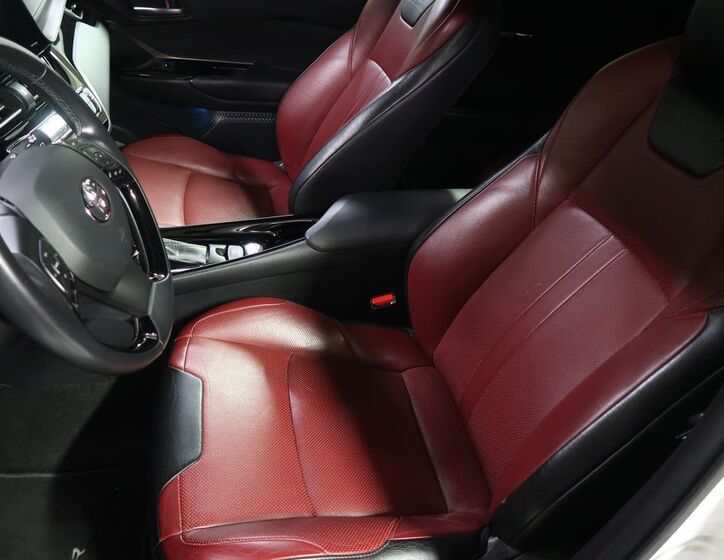 Toyota C-HR 9