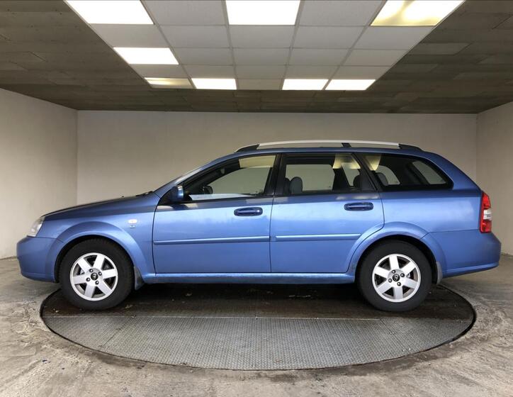 Chevrolet Nubira 4