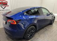 Tesla Model Y 8