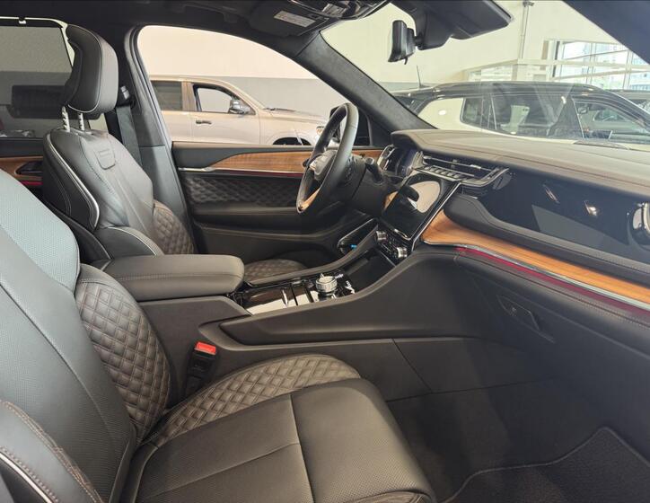 Jeep Grand Cherokee 9