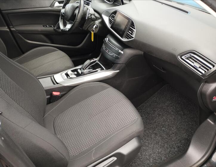 Peugeot 308 7