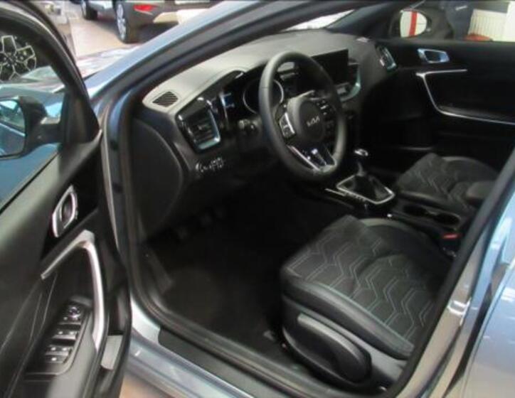 KIA Ceed 4