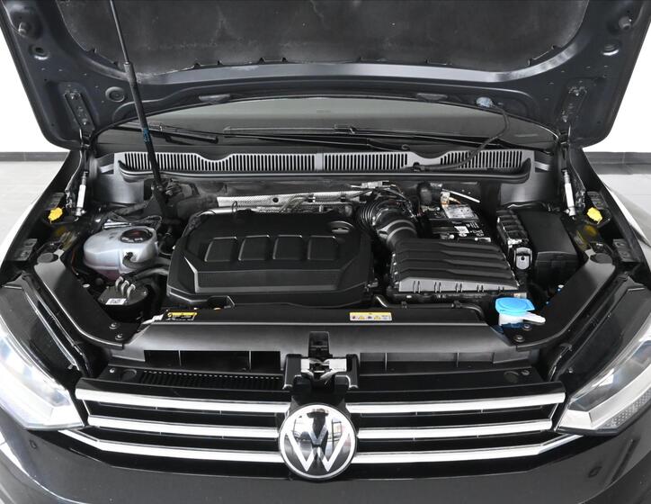Volkswagen Touran 5