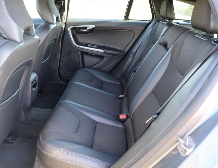 Volvo V60 15